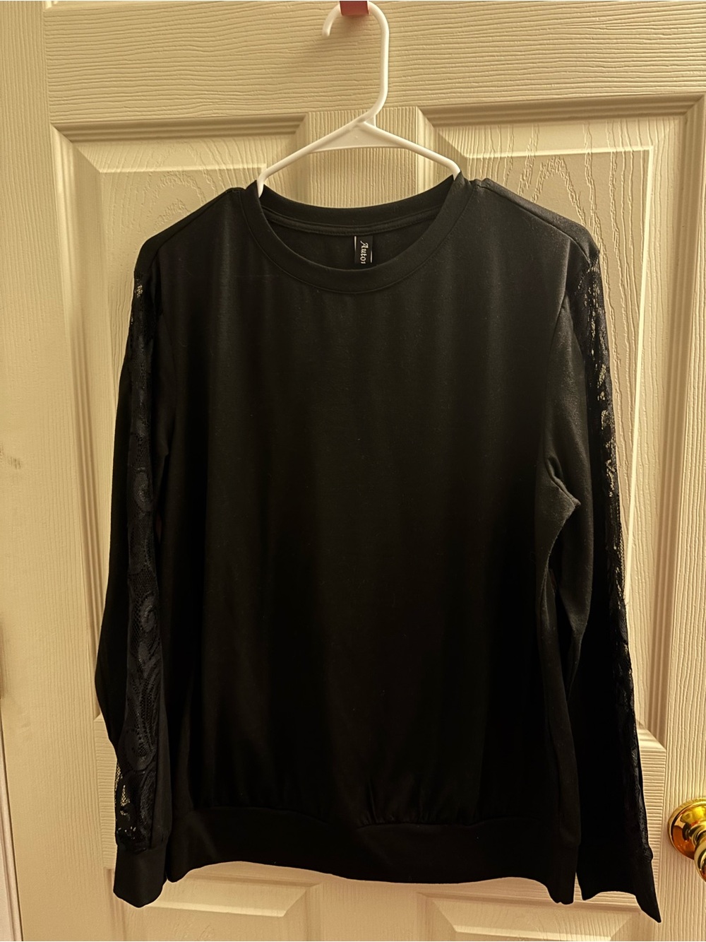 Black Lace-Sleeve Women's Top L